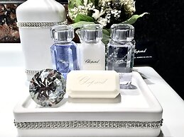 MONDRIAN Luxury Suites & Apartments Old Town Market Square