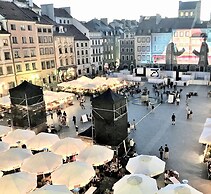 MONDRIAN Luxury Suites & Apartments Old Town Market Square