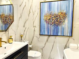 MONDRIAN Luxury Suites & Apartments Old Town Market Square