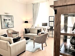 MONDRIAN Luxury Suites & Apartments Old Town Market Square