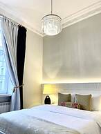 MONDRIAN Luxury Suites & Apartments Old Town Market Square