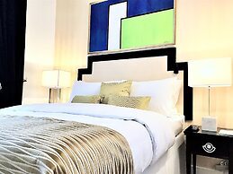 MONDRIAN Luxury Suites & Apartments Old Town Market Square