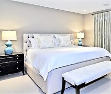 MONDRIAN Luxury Suites & Apartments Old Town Market Square