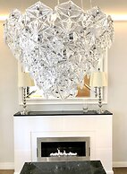 MONDRIAN Luxury Suites & Apartments Old Town Market Square