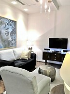 MONDRIAN Luxury Suites & Apartments Old Town Market Square