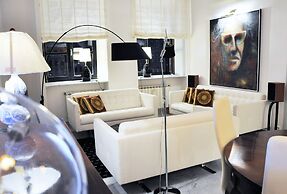 MONDRIAN Luxury Suites & Apartments Old Town Market Square