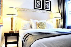 MONDRIAN Luxury Suites & Apartments Old Town Market Square