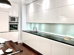 MONDRIAN Luxury Suites & Apartments Old Town Market Square