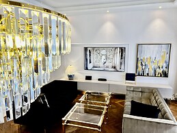 MONDRIAN Luxury Suites & Apartments Old Town Market Square