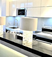 MONDRIAN Luxury Suites & Apartments Old Town Market Square