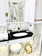 MONDRIAN Luxury Suites & Apartments Old Town Market Square