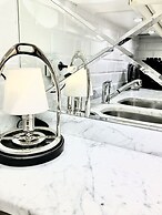 MONDRIAN Luxury Suites & Apartments Old Town Market Square