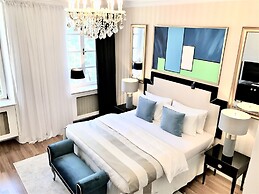 MONDRIAN Luxury Suites & Apartments Old Town Market Square
