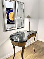 MONDRIAN Luxury Suites & Apartments Old Town Market Square