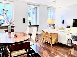 MONDRIAN Luxury Suites & Apartments Old Town Market Square