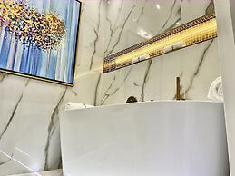 MONDRIAN Luxury Suites & Apartments Old Town Market Square