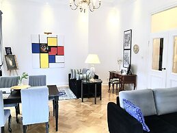 MONDRIAN Luxury Suites & Apartments Old Town Market Square