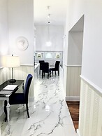 MONDRIAN Luxury Suites & Apartments Old Town Market Square