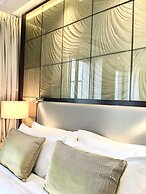 MONDRIAN Luxury Suites & Apartments Old Town Market Square