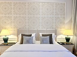 MONDRIAN Luxury Suites & Apartments Old Town Market Square