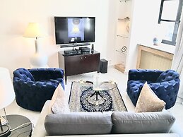 MONDRIAN Luxury Suites & Apartments Old Town Market Square