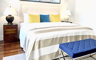 MONDRIAN Luxury Suites & Apartments Old Town Market Square