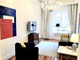 MONDRIAN Luxury Suites & Apartments Old Town Market Square