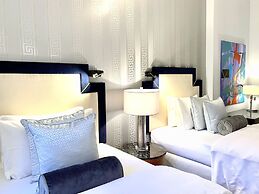 MONDRIAN Luxury Suites & Apartments Old Town Market Square