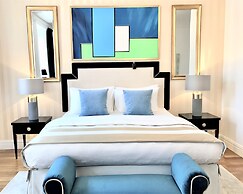 MONDRIAN Luxury Suites & Apartments Old Town Market Square