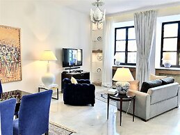 MONDRIAN Luxury Suites & Apartments Old Town Market Square