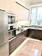 MONDRIAN Luxury Suites & Apartments Old Town Market Square