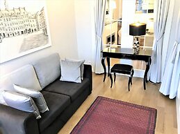 MONDRIAN Luxury Suites & Apartments Old Town Market Square