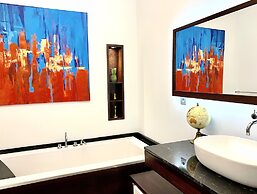 MONDRIAN Luxury Suites & Apartments Old Town Market Square