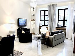 MONDRIAN Luxury Suites & Apartments Old Town Market Square