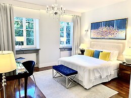 MONDRIAN Luxury Suites & Apartments Old Town Market Square