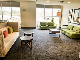 Holiday Inn Express & Suites Charlotte NE - University Area by IHG