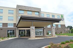 Holiday Inn Express & Suites Charlotte NE - University Area by IHG