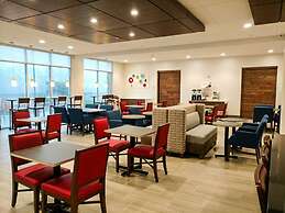 Holiday Inn Express & Suites Charlotte NE - University Area by IHG