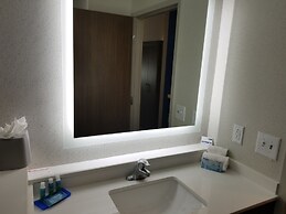 Holiday Inn Express & Suites Charlotte NE - University Area by IHG