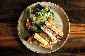 The Stella Hotel, Autograph Collection