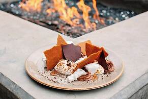 The Stella Hotel, Autograph Collection