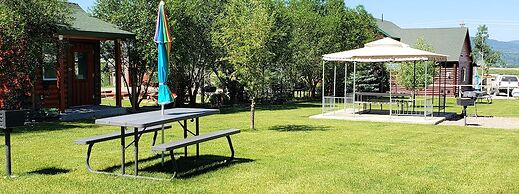 Wolf Den Log Cabin Motel and RV Park