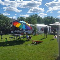 Wolf Den Log Cabin Motel and RV Park