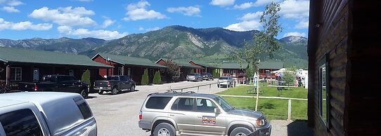 Wolf Den Log Cabin Motel and RV Park