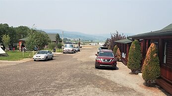 Wolf Den Log Cabin Motel and RV Park