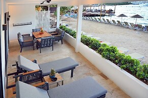 Daphnis Hotel