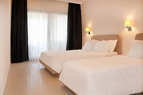 Daphnis Hotel