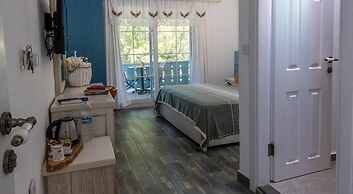 Kefi Beach and Suites