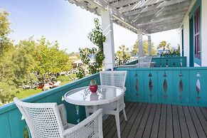 Kefi Beach and Suites