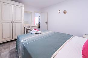 Kefi Beach and Suites